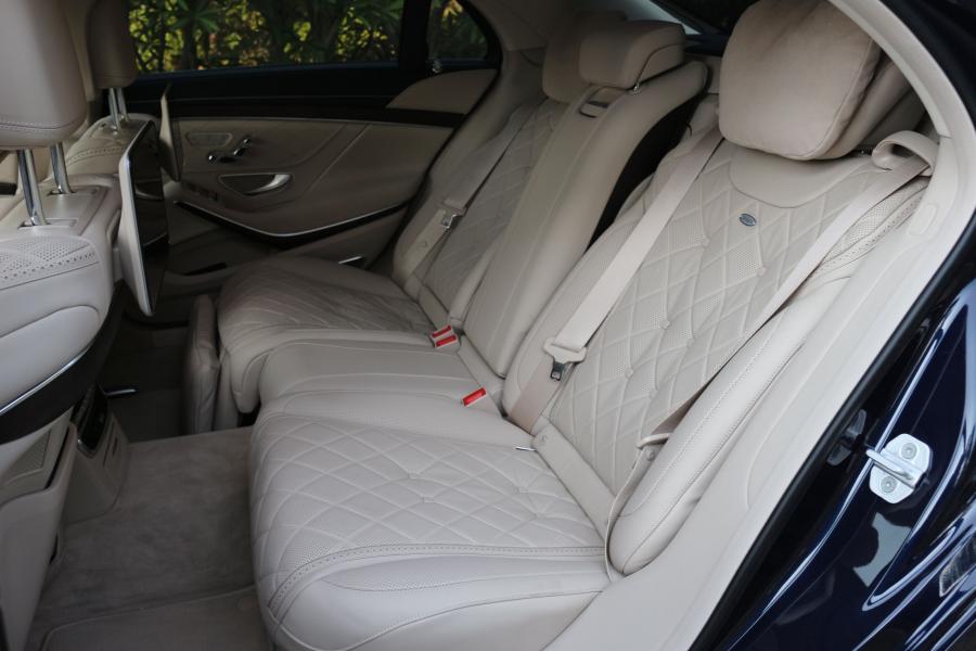 Интерьер Mercedes-Benz S560 Lang 4Matic (V222) 2017 года  (WW) (фото 7 из 14)